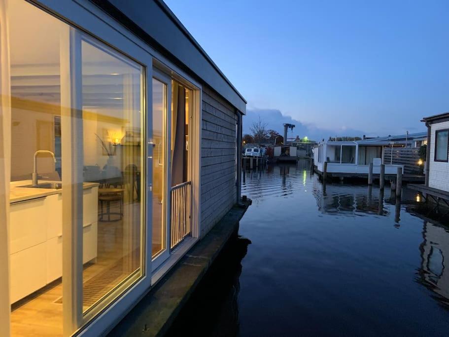 Quiet Waterloft Near Amsterdam And Schiphol Ws17 Hotel Aalsmeer Exterior photo